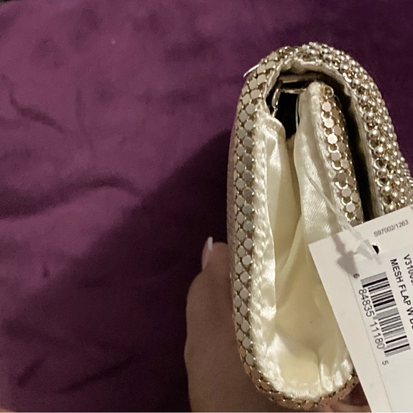 Light gold/champaign clutch purse - Picture 3 of 8